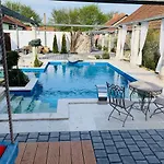 Resident Wellness Vendeghaz Bichișciaba