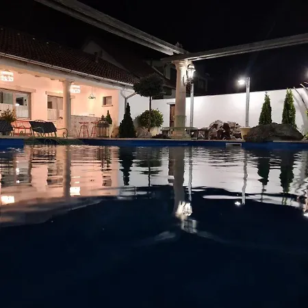 Resident Wellness Vendeghaz Apartament Bichișciaba