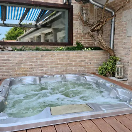 Resident Wellness Vendeghaz Apartament
